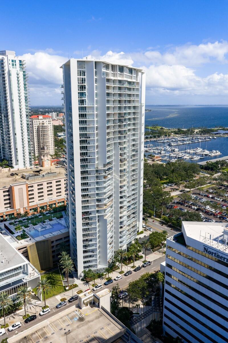 SIGNATURE PLACE CONDO - Residential