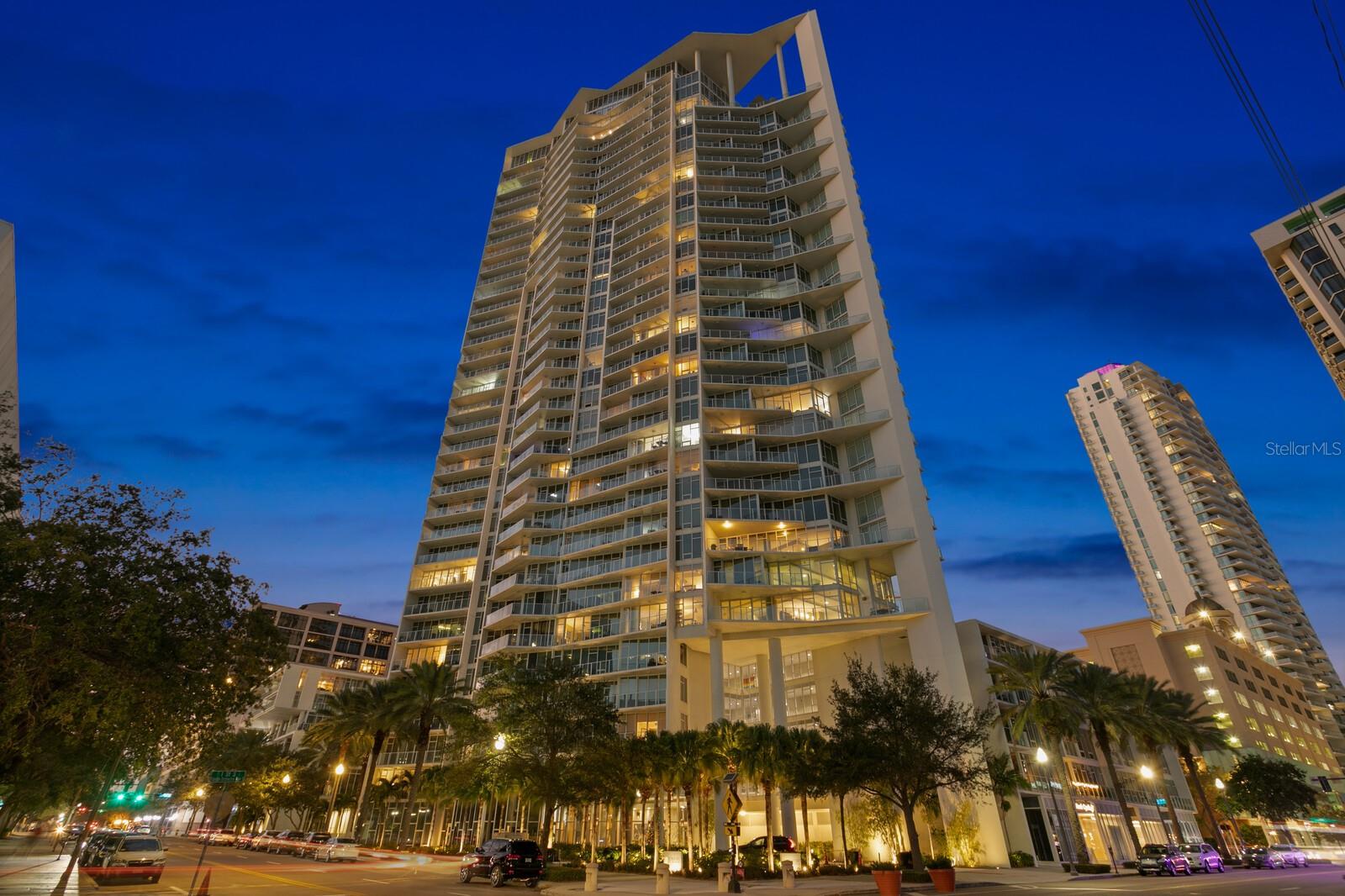 SIGNATURE PLACE CONDO - Residential