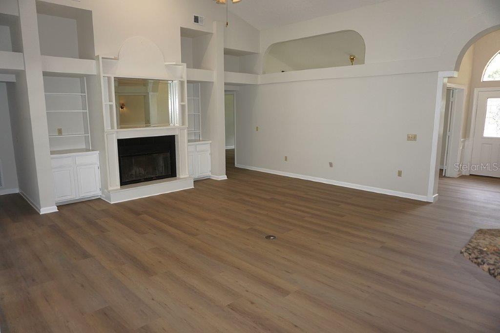 8021 LANDGROVE COURT