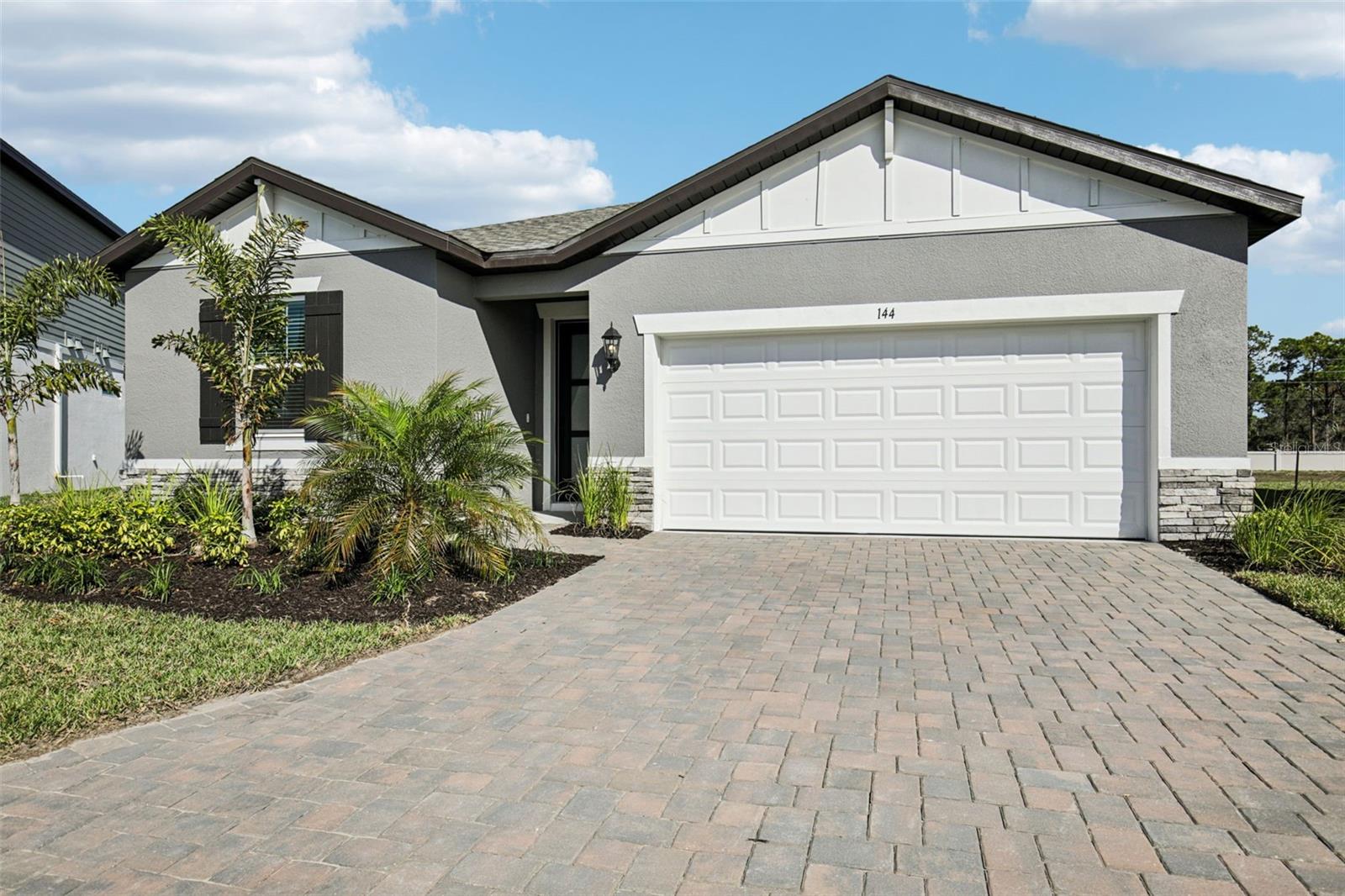 MAGNOLIA BAY - Residential