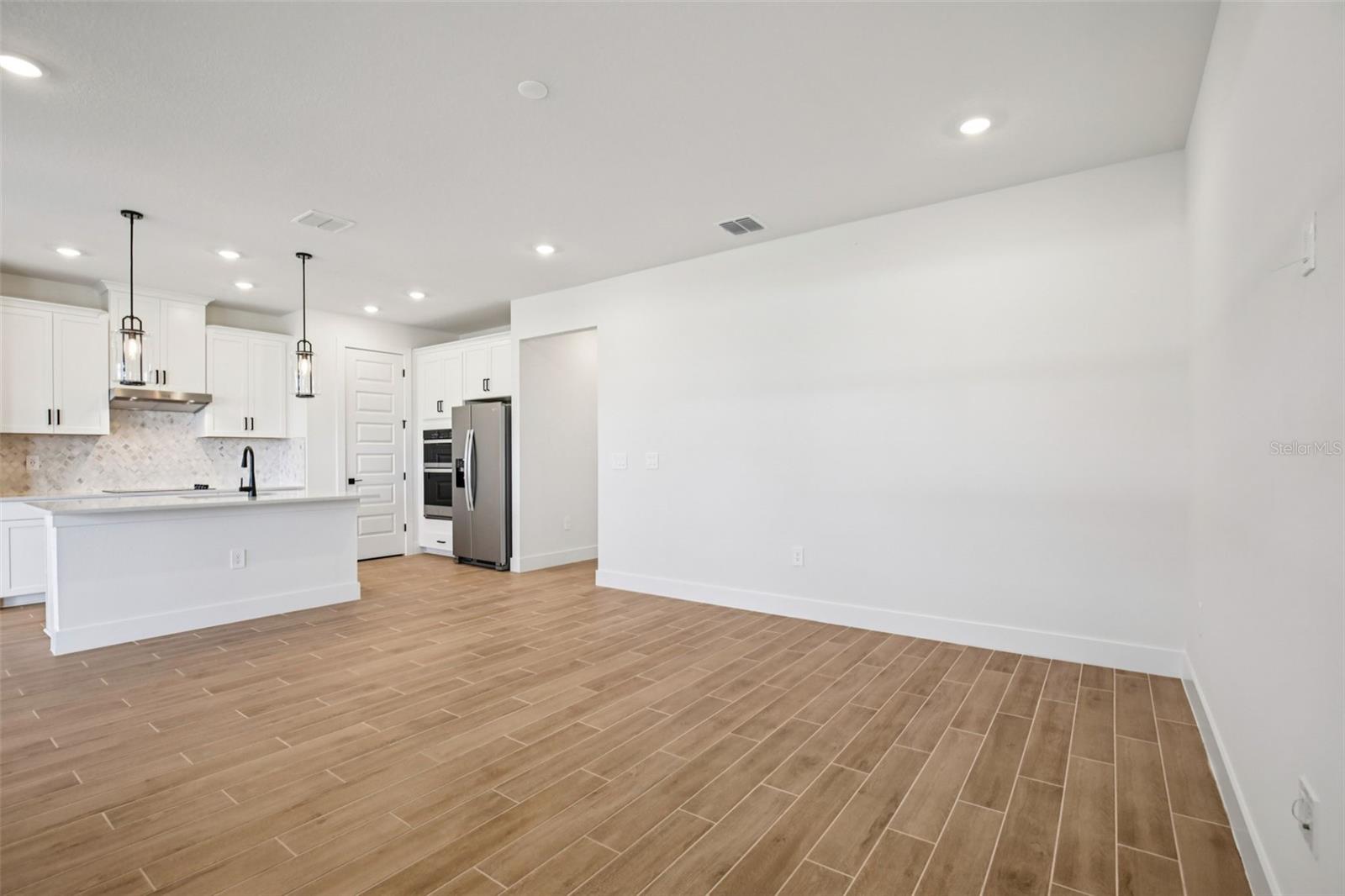 MAGNOLIA BAY - Residential