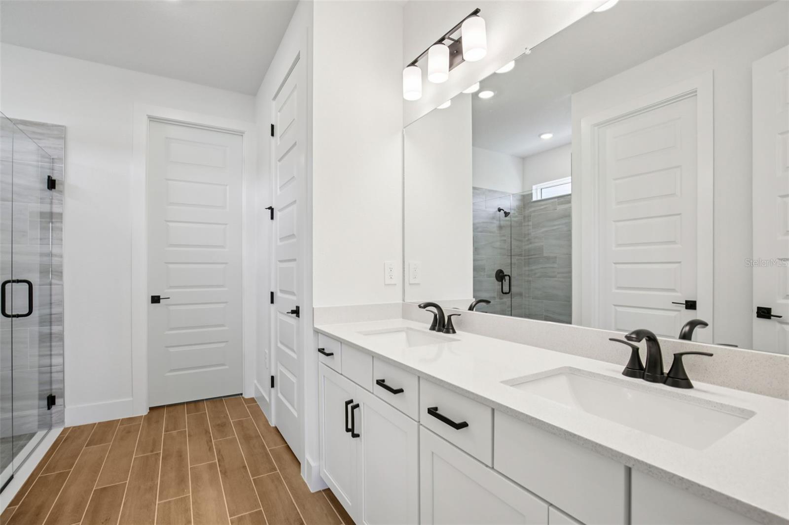 MAGNOLIA BAY - Residential