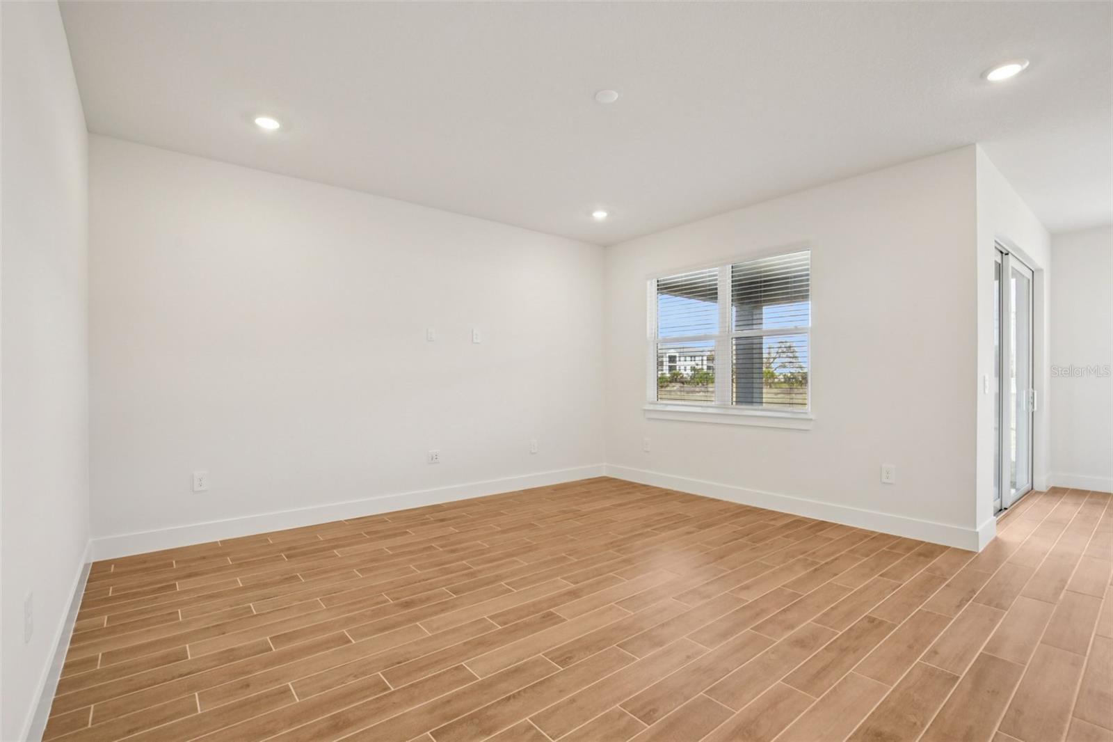 MAGNOLIA BAY - Residential