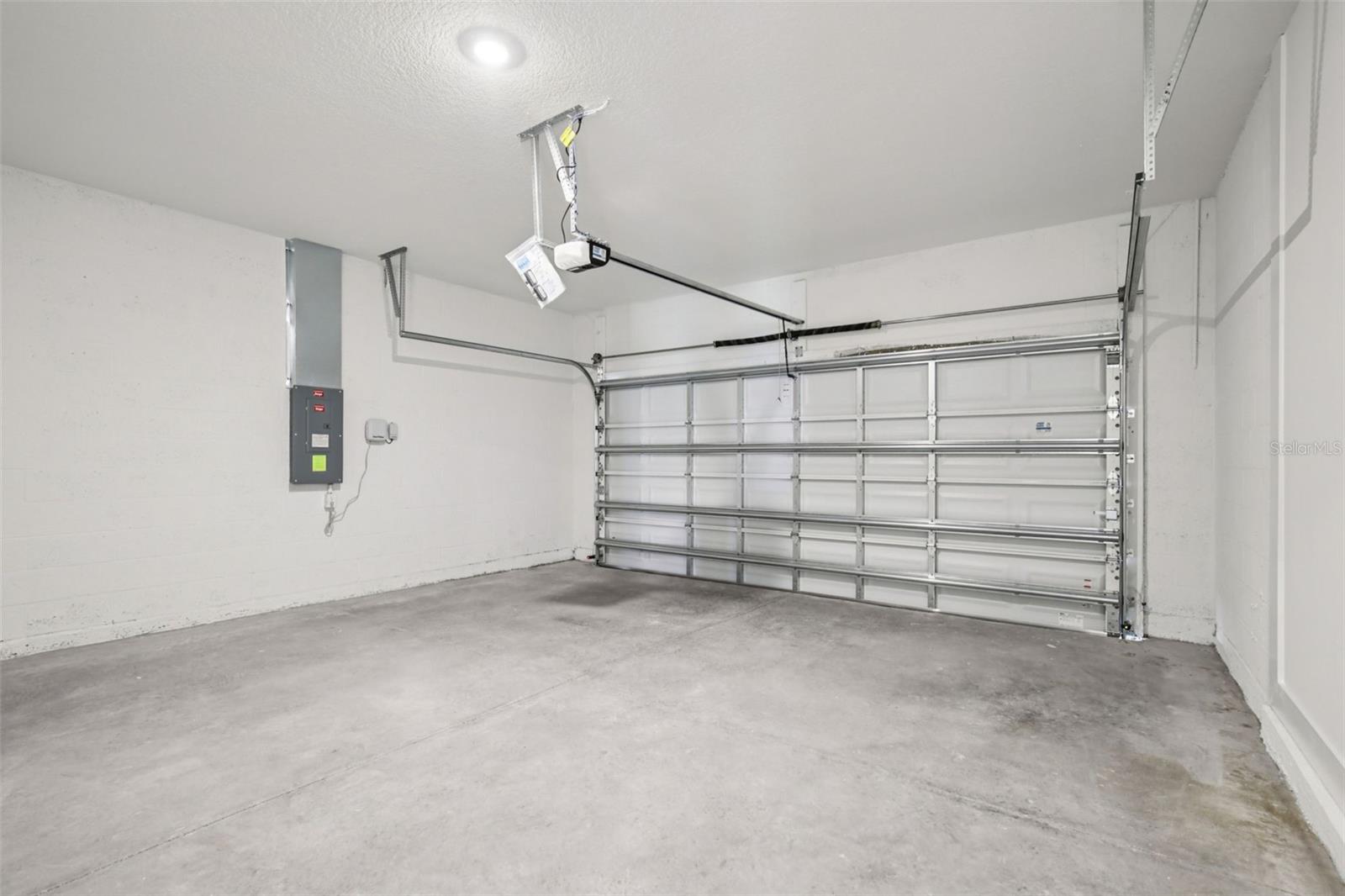 MAGNOLIA BAY - Residential