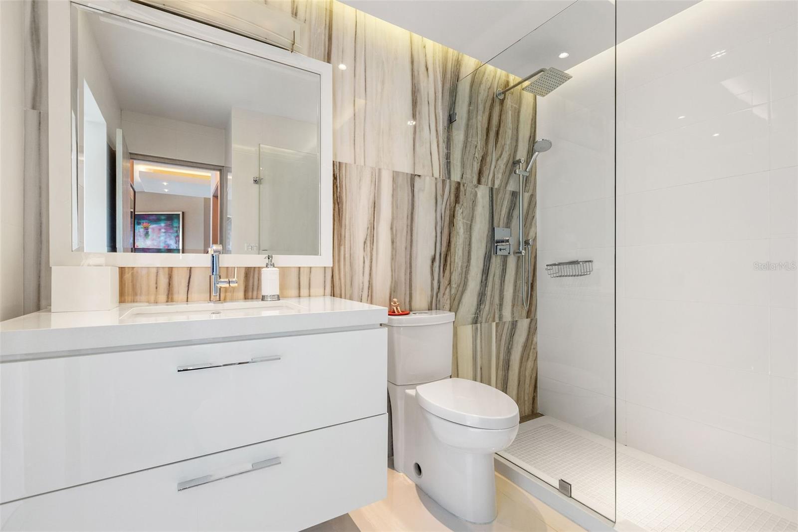 GALLERY PLAZA - Residential