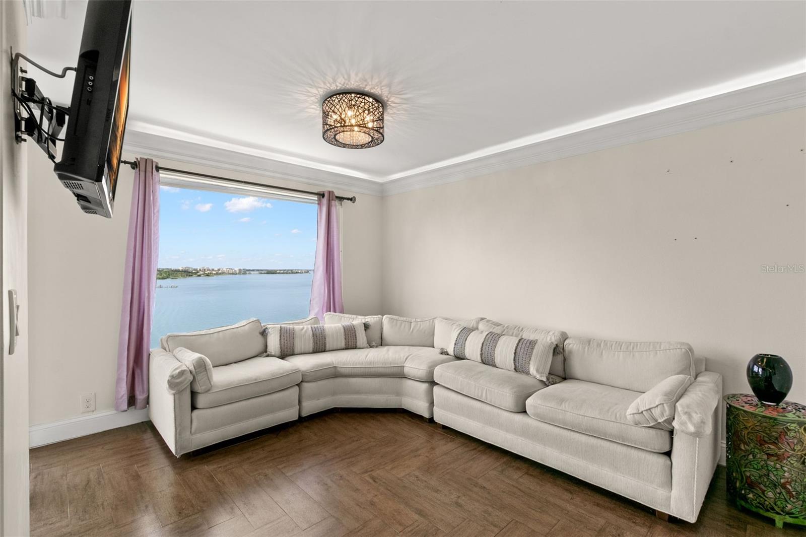 PIERCE 100 CONDO - Residential