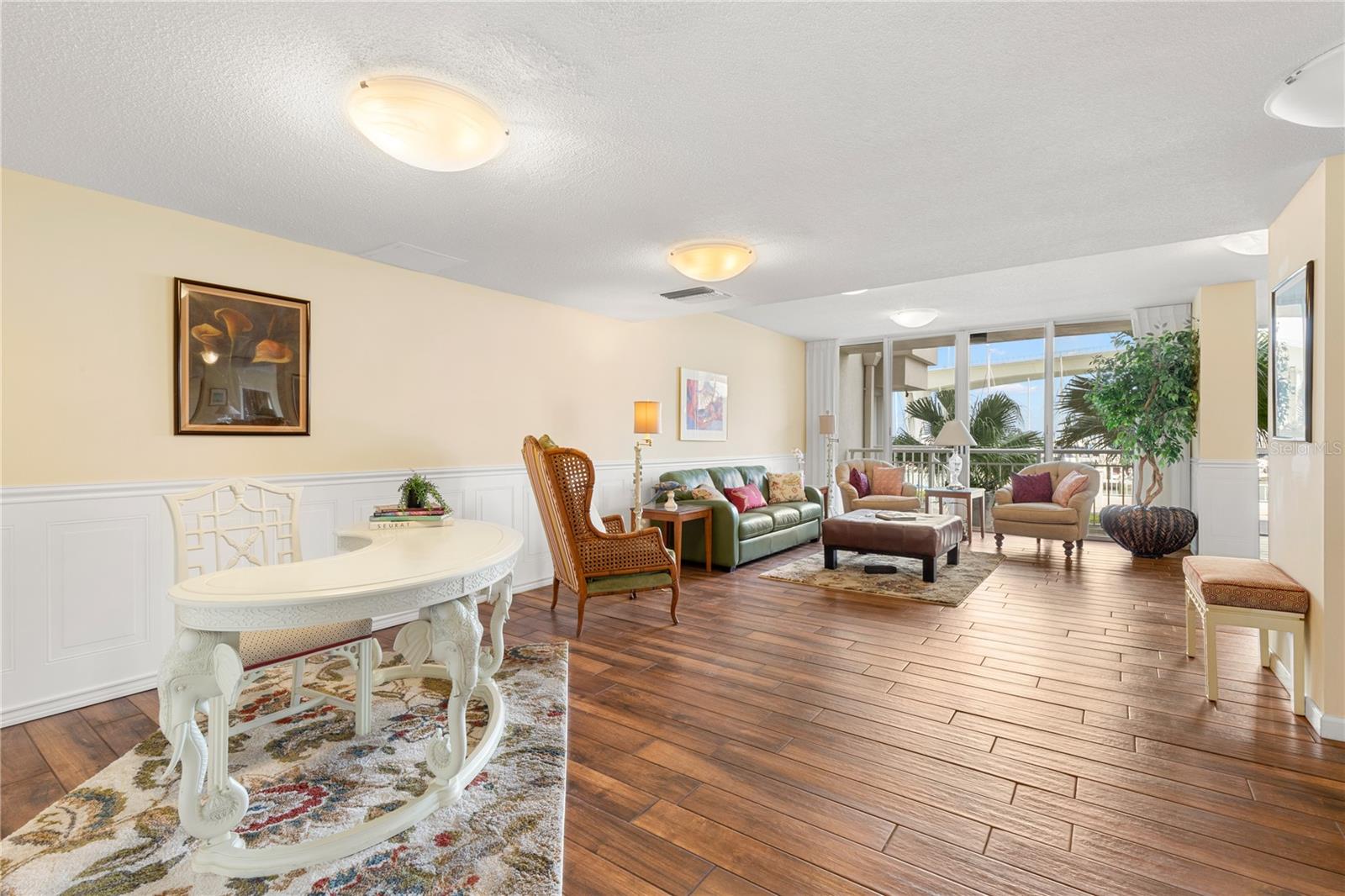 PIERCE 100 CONDO - Residential