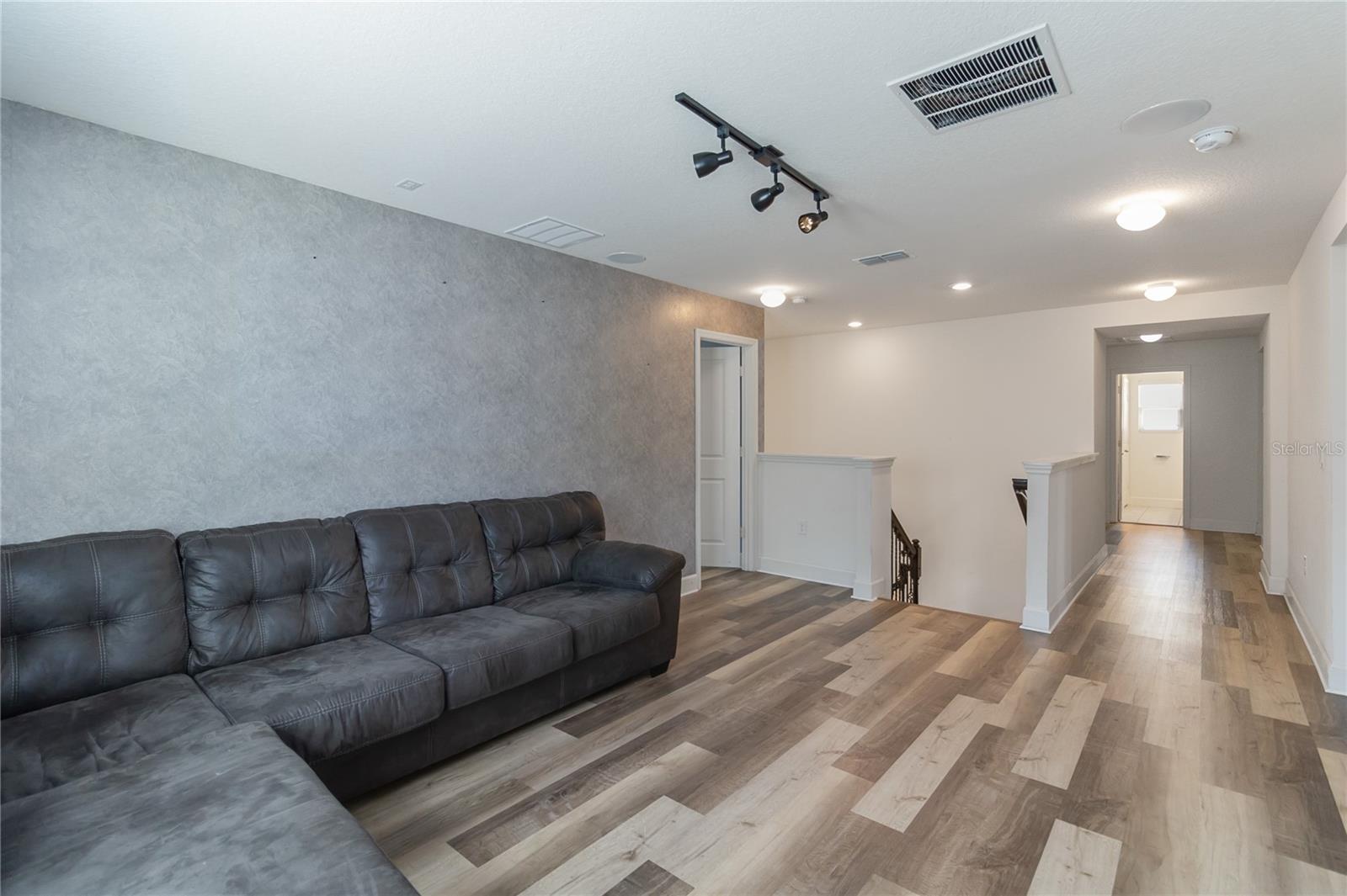 ORCHARD PK/STILLWATER XING PH - Residential