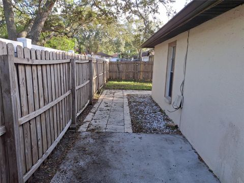 A home in PALM HARBOR