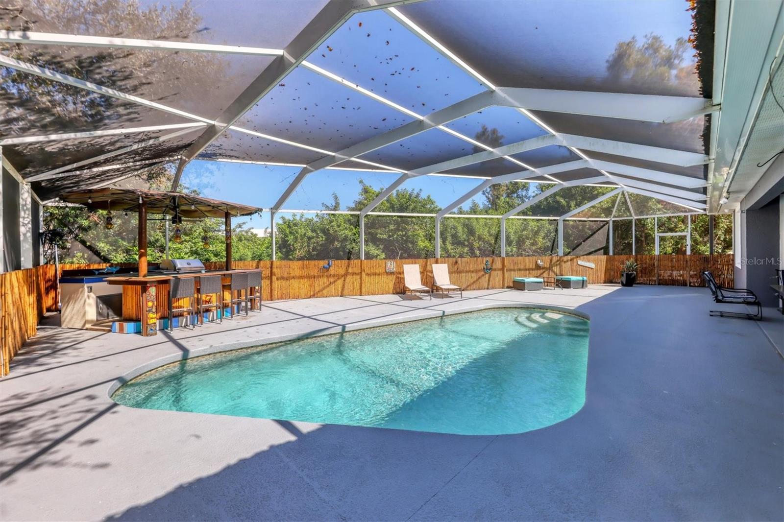 LAUREL WOODLANDS - Residential Lease