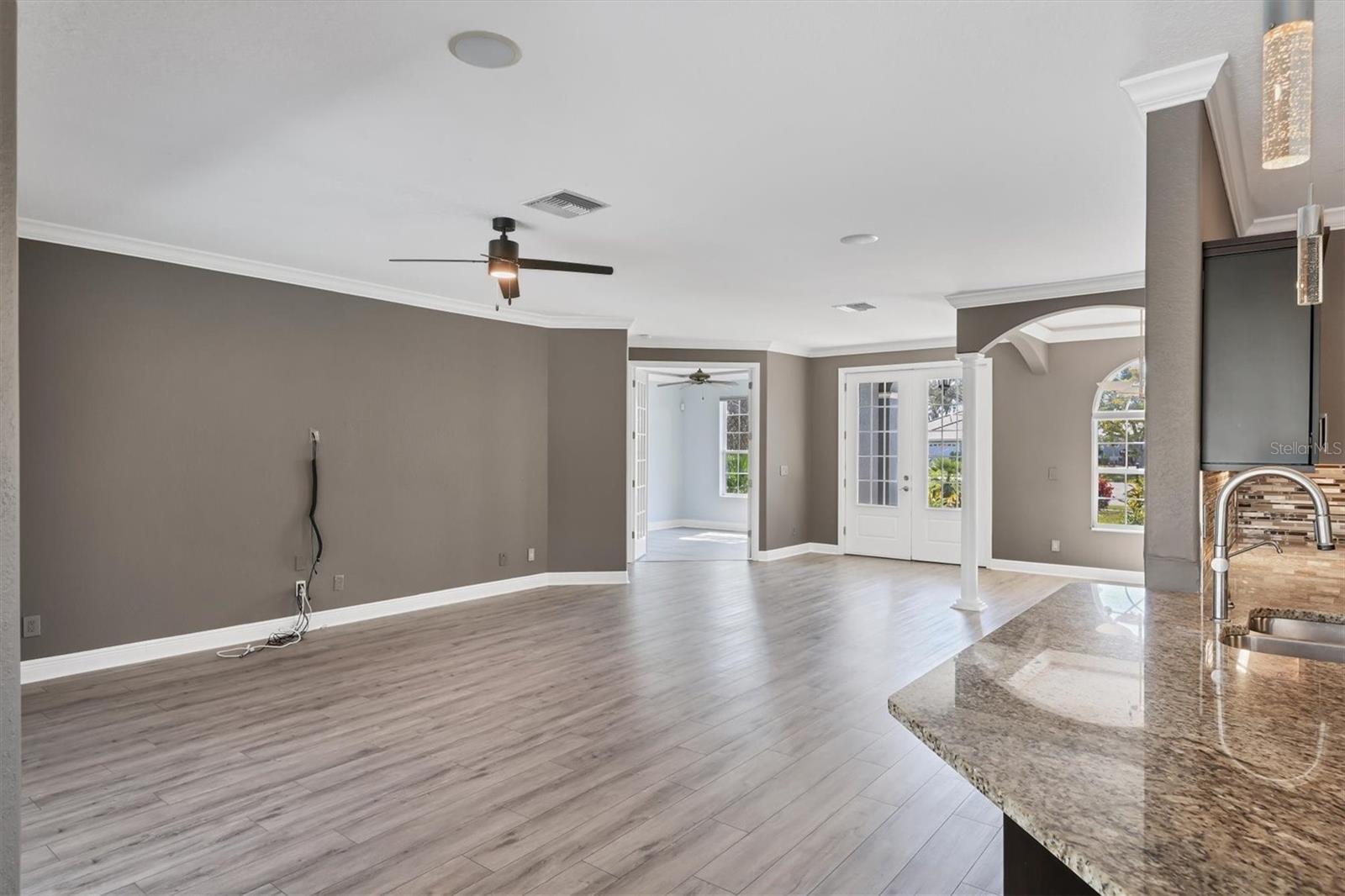 LAUREL WOODLANDS - Residential Lease