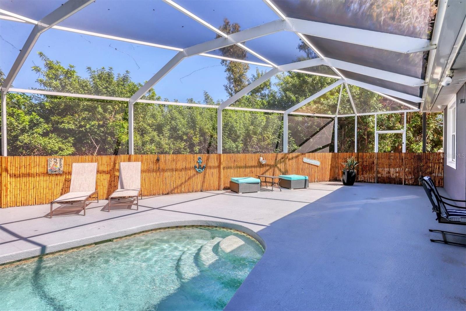 LAUREL WOODLANDS - Residential Lease