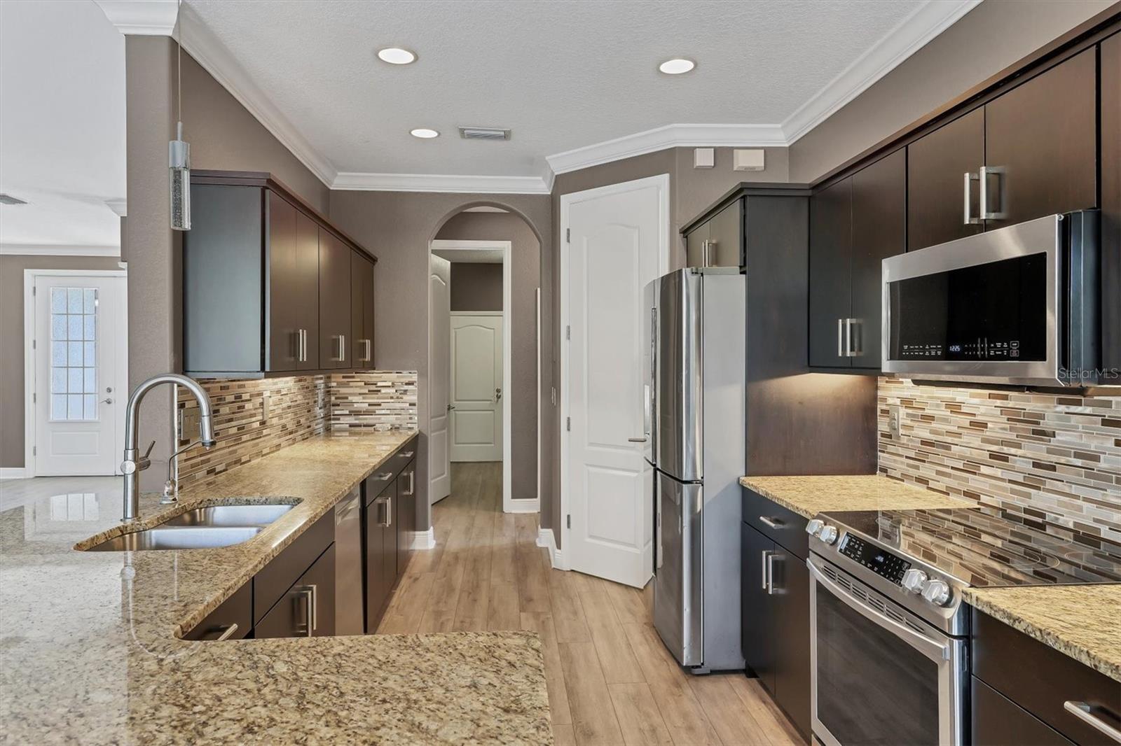 LAUREL WOODLANDS - Residential Lease