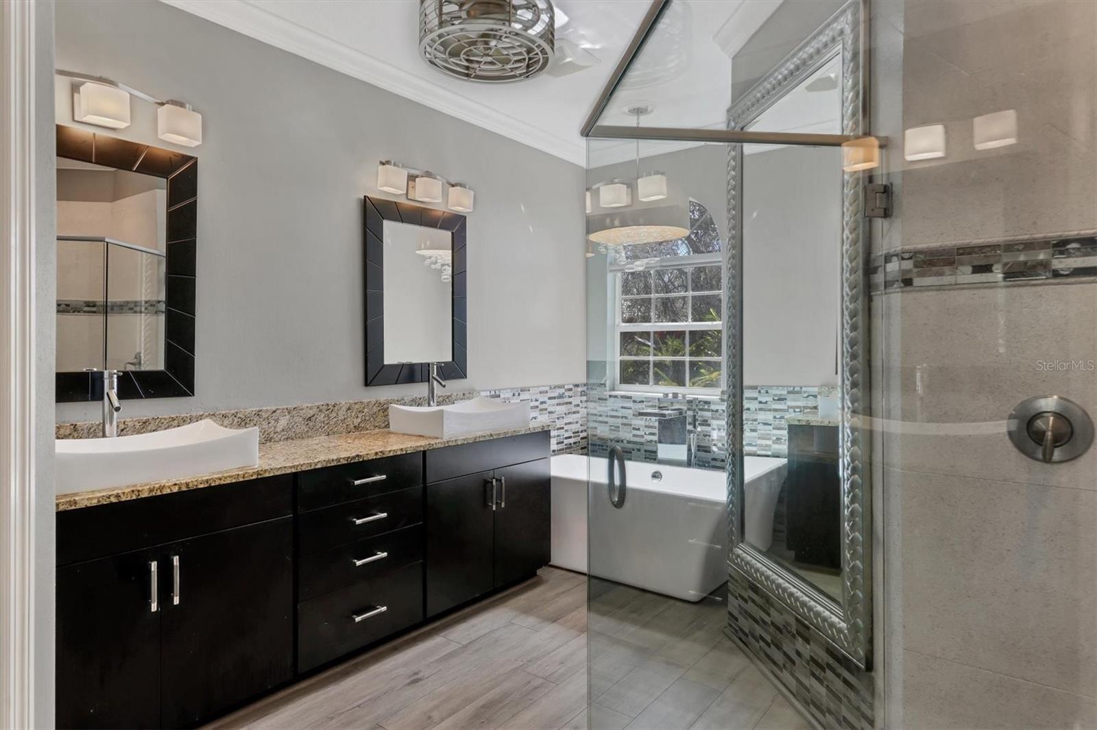 LAUREL WOODLANDS - Residential Lease