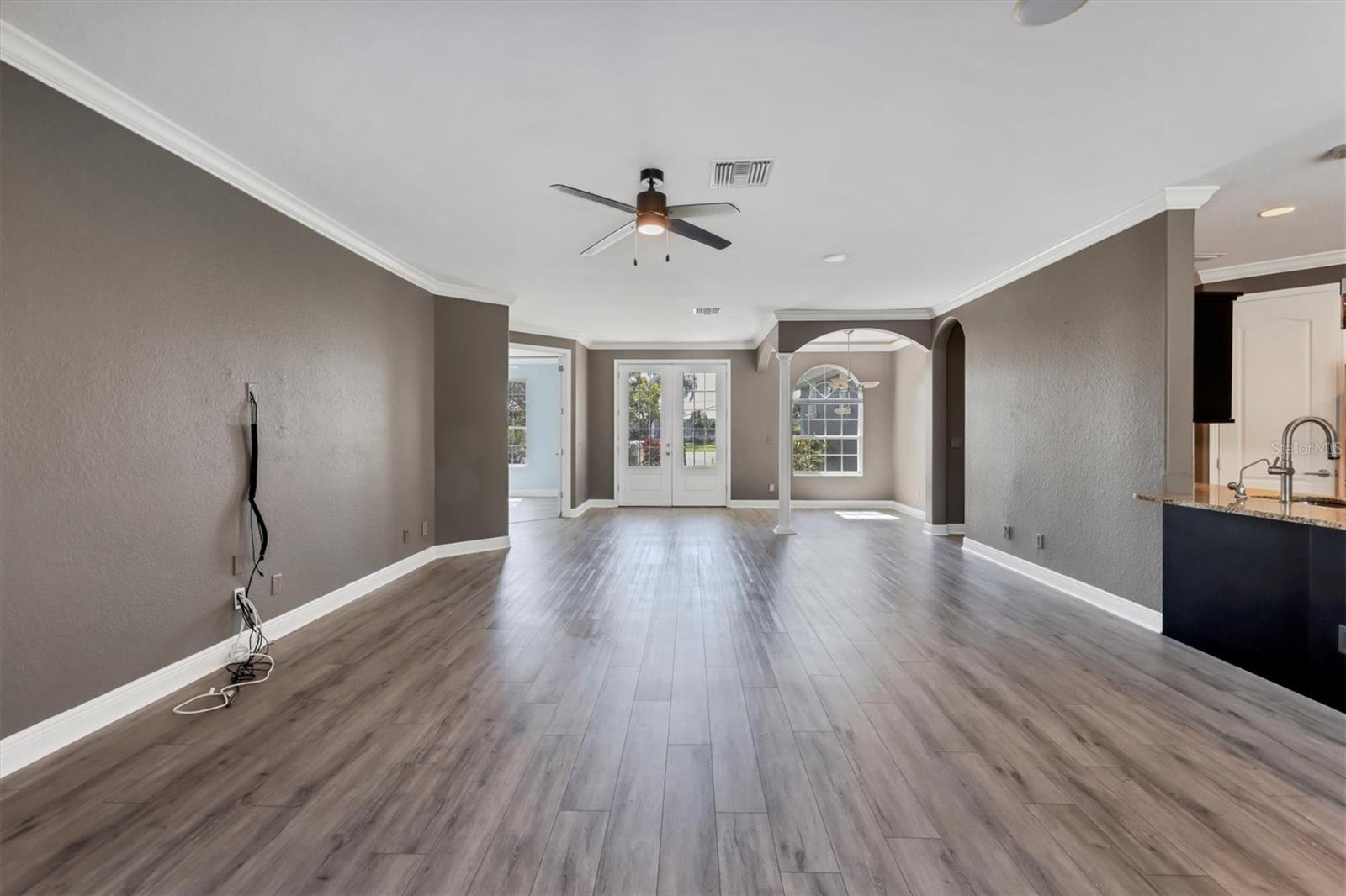 LAUREL WOODLANDS - Residential Lease