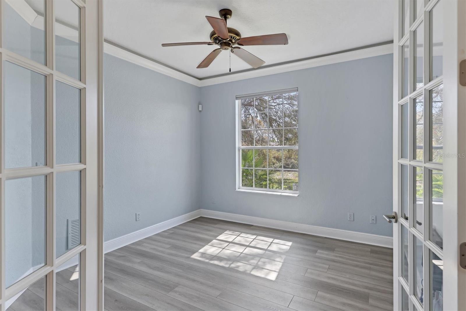 LAUREL WOODLANDS - Residential Lease