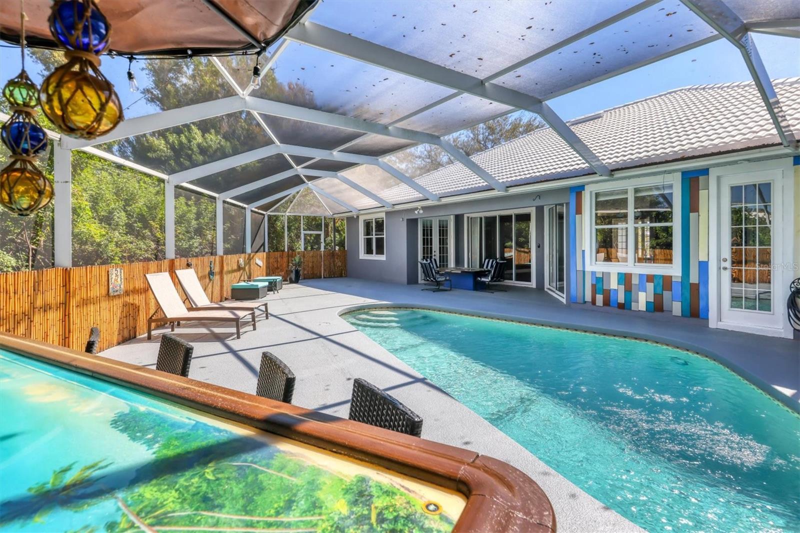 LAUREL WOODLANDS - Residential Lease