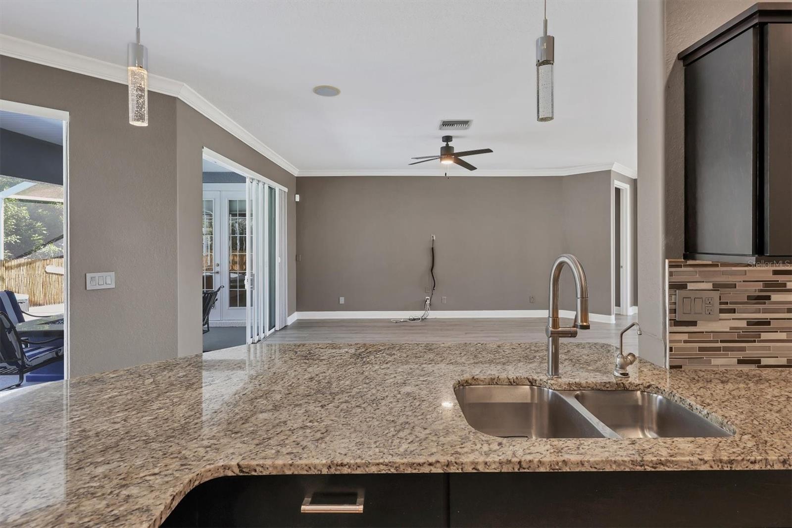 LAUREL WOODLANDS - Residential Lease