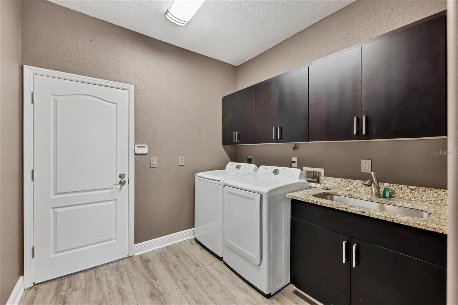 LAUREL WOODLANDS - Residential Lease