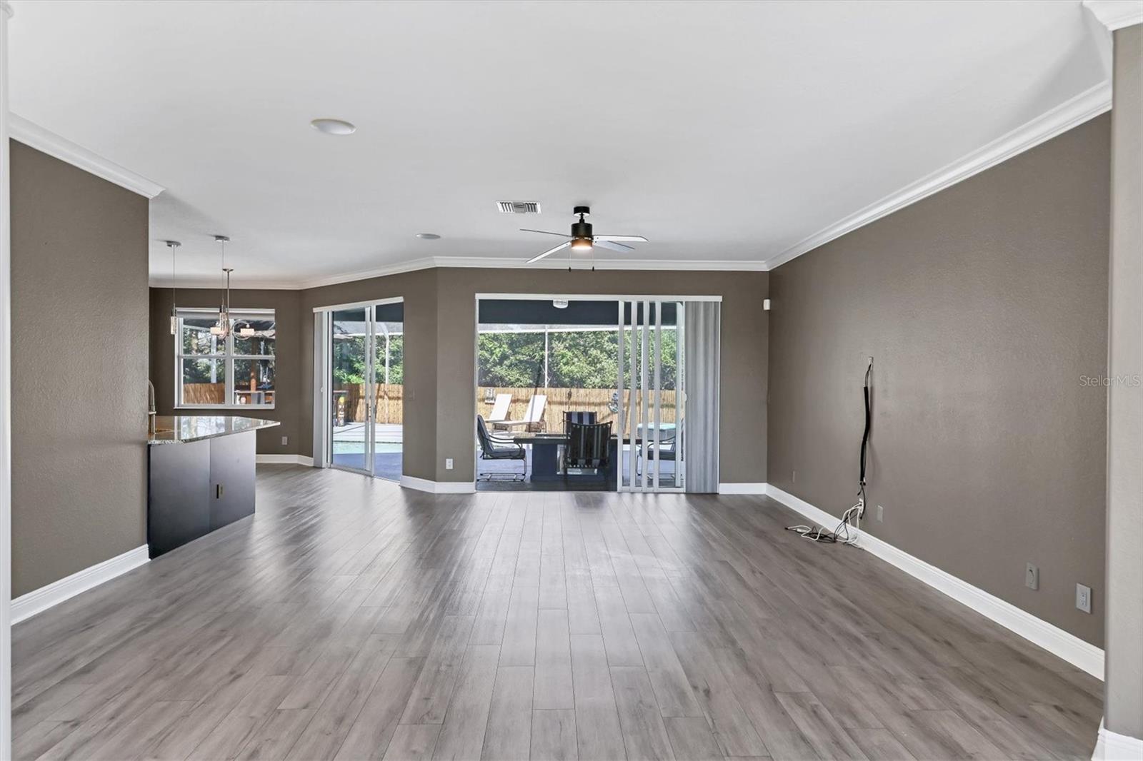 LAUREL WOODLANDS - Residential Lease