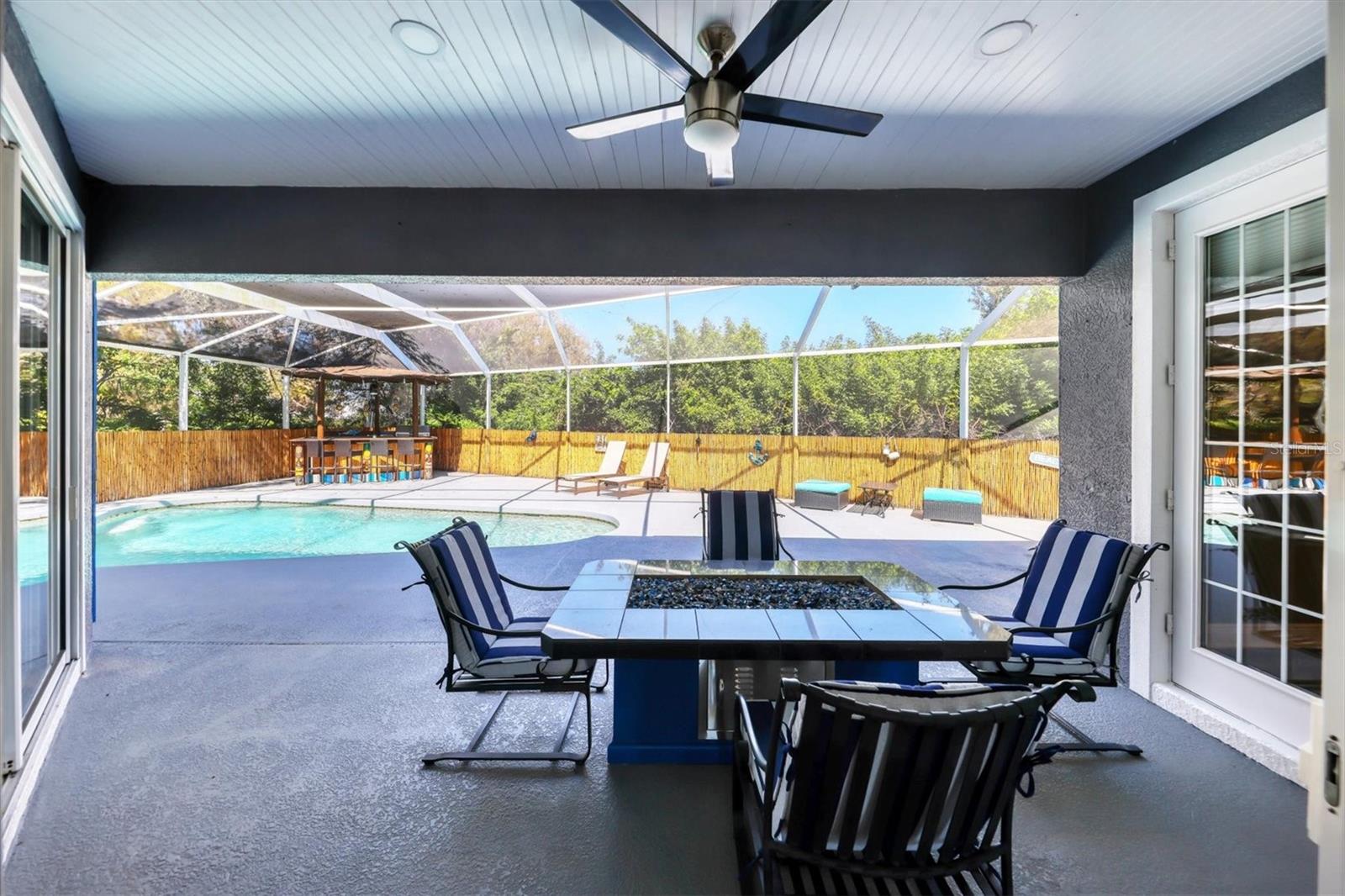 LAUREL WOODLANDS - Residential Lease