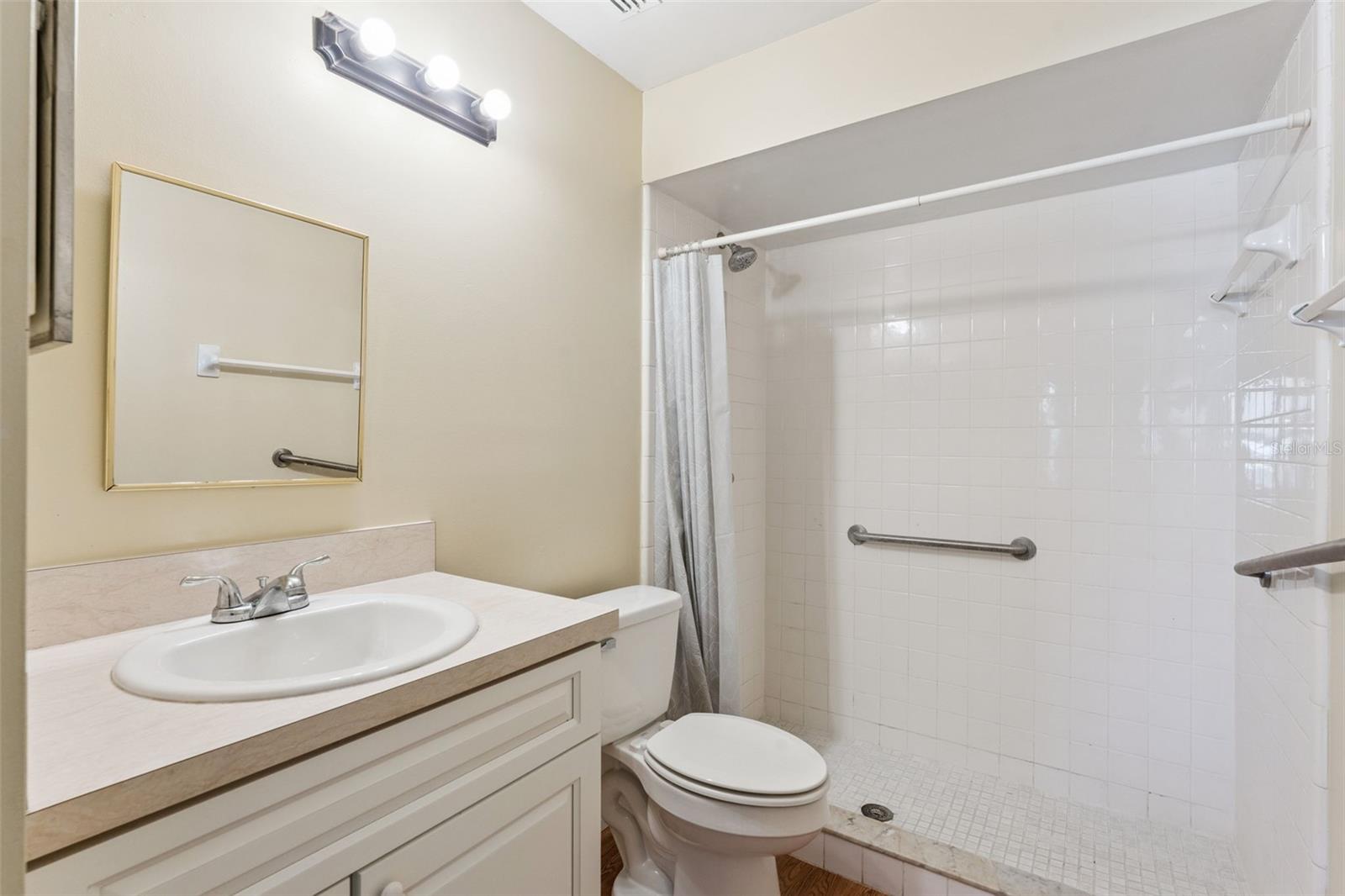 HIDDEN LAKE VILLAS PH 1 - Residential