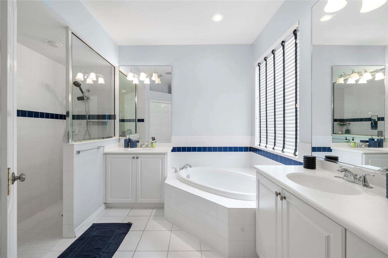 LAKEWOOD RANCH COUNTRY CLUB - Residential