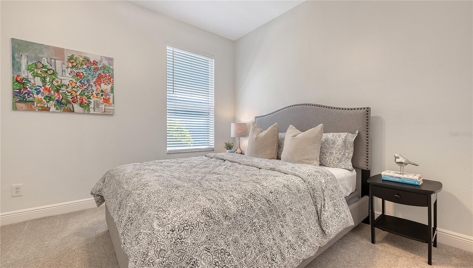 UNIVERSITY PLACE - Residential