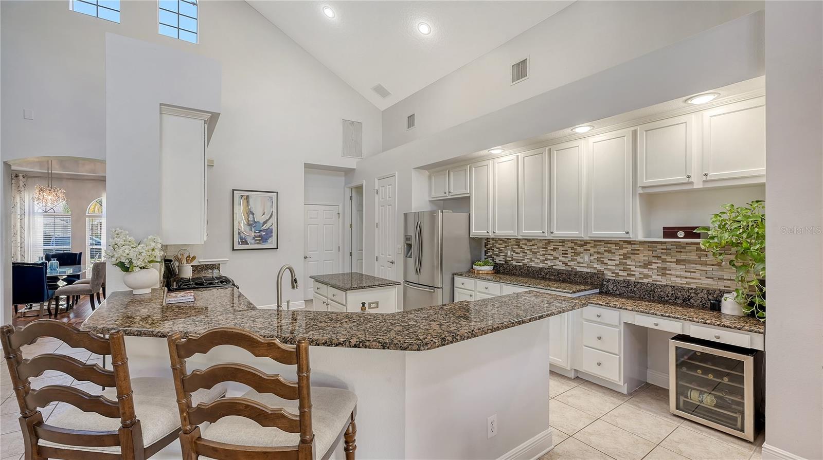 UNIVERSITY PLACE - Residential