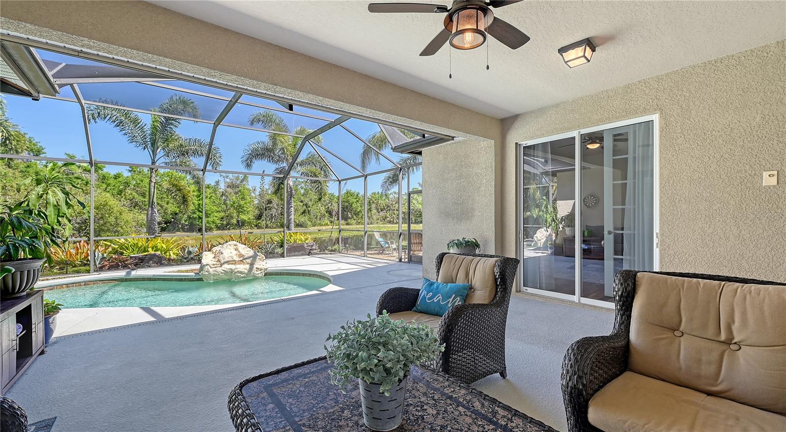 UNIVERSITY PLACE - Residential