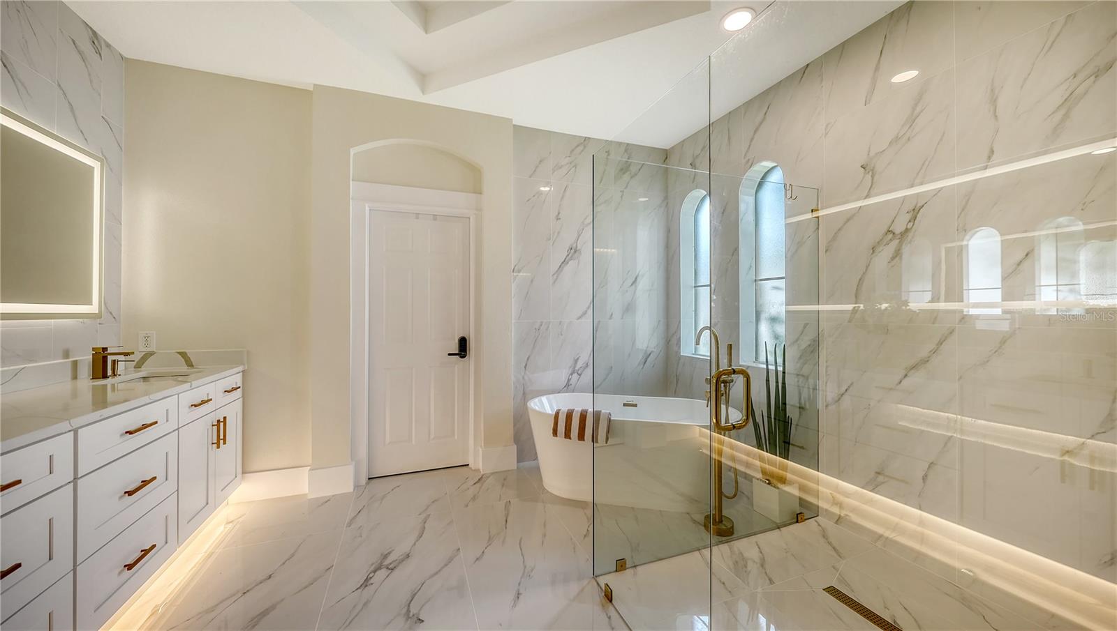 UNIVERSITY PLACE - Residential