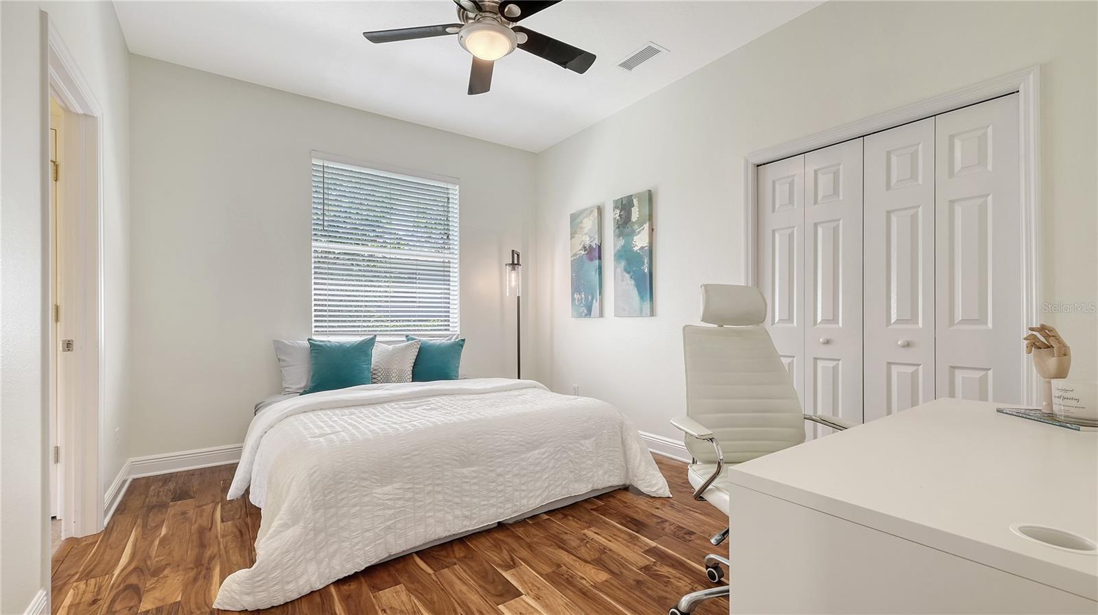 UNIVERSITY PLACE - Residential