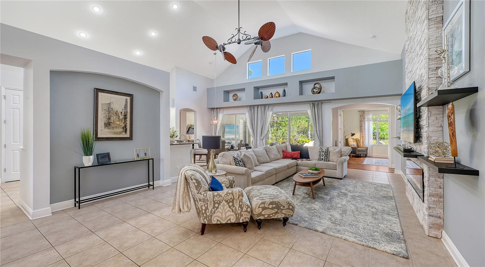 UNIVERSITY PLACE - Residential