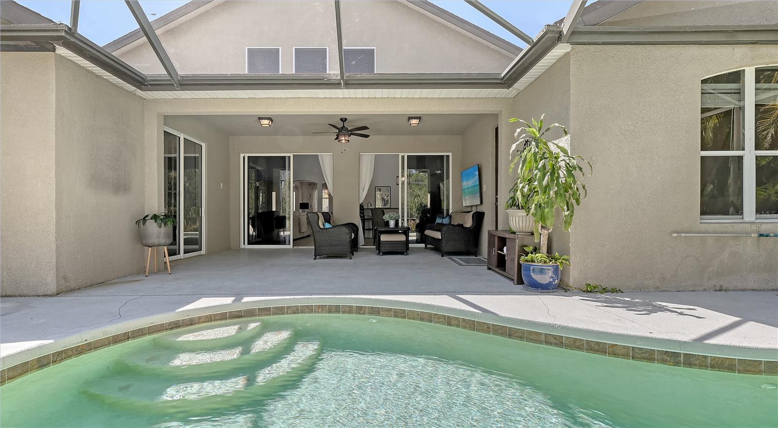 UNIVERSITY PLACE - Residential