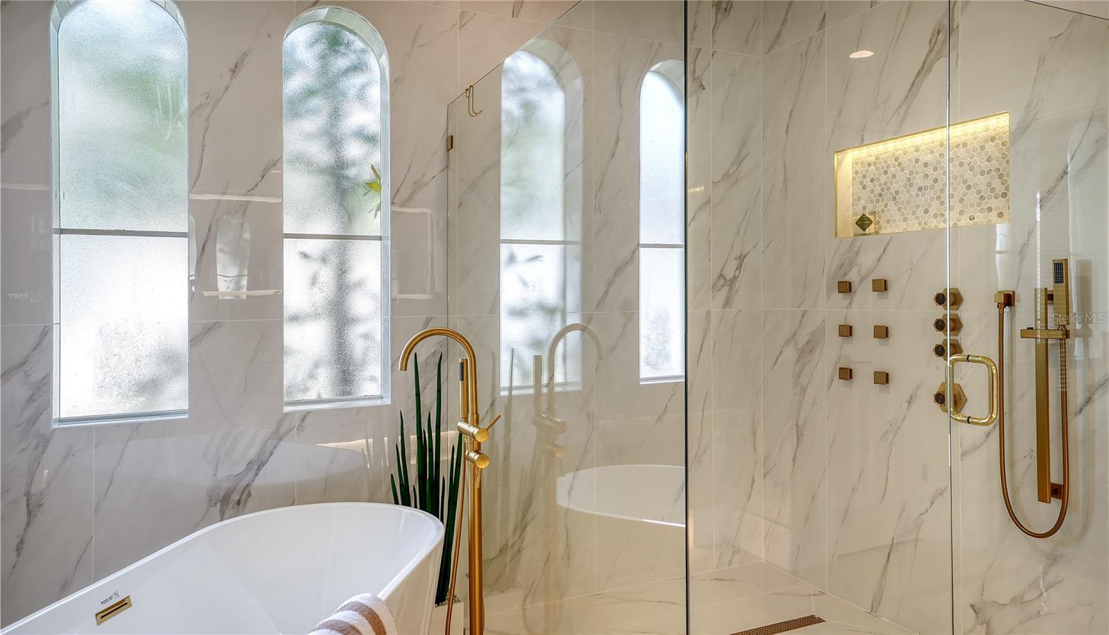 UNIVERSITY PLACE - Residential