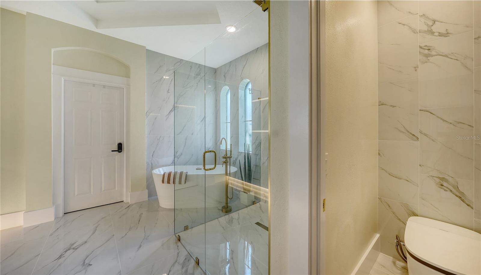 UNIVERSITY PLACE - Residential