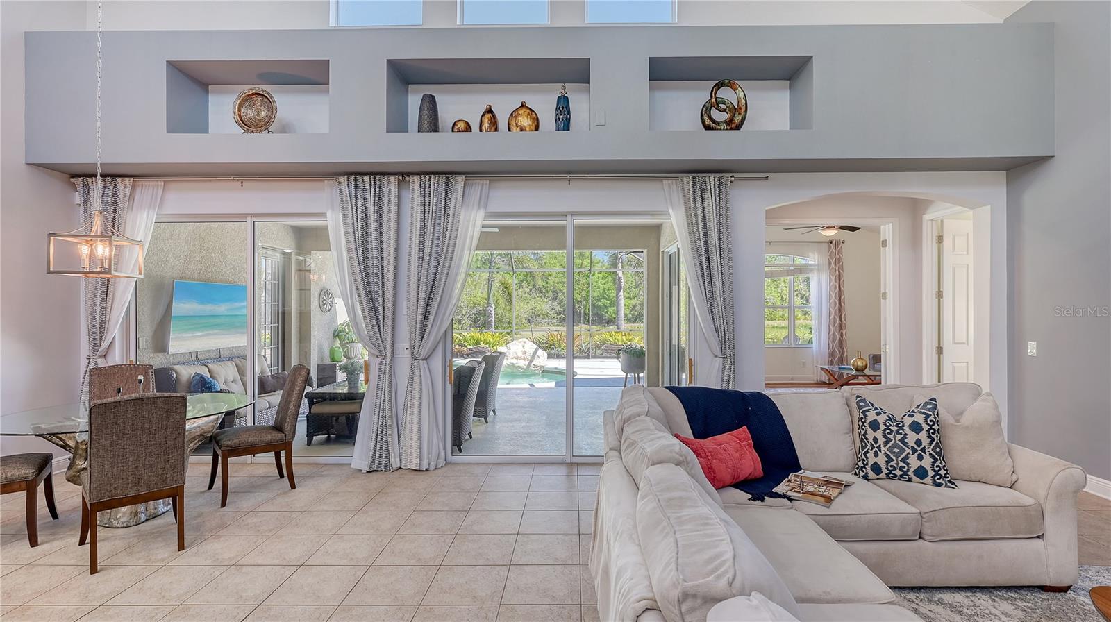 UNIVERSITY PLACE - Residential