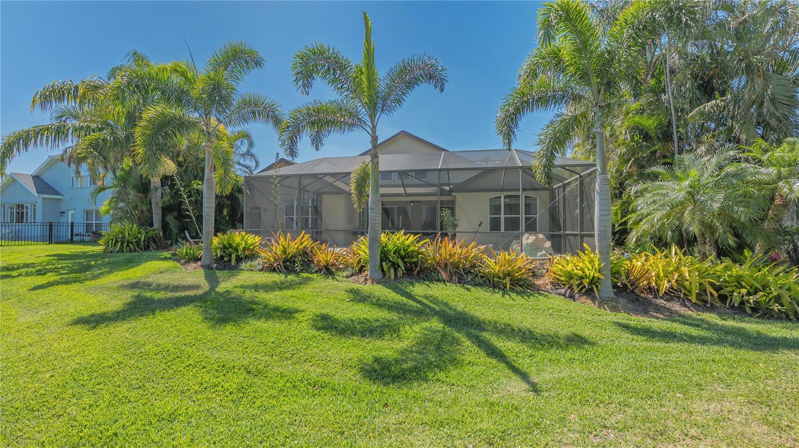 UNIVERSITY PLACE - Residential