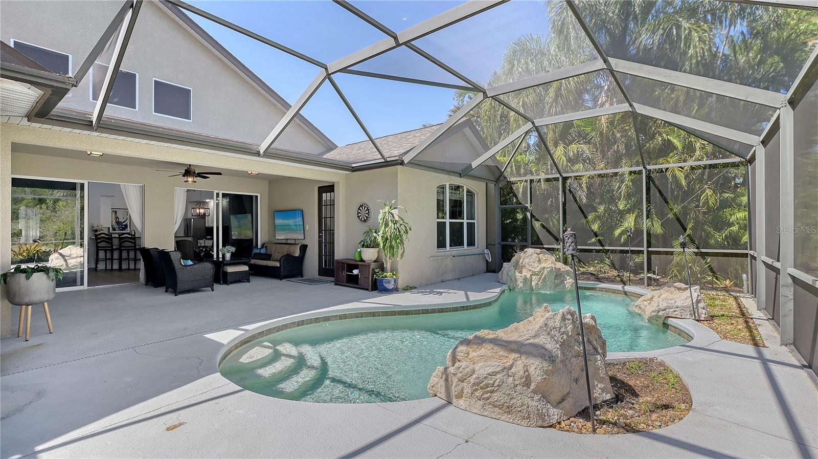 UNIVERSITY PLACE - Residential