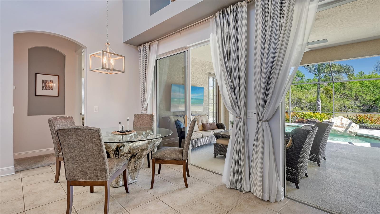 UNIVERSITY PLACE - Residential