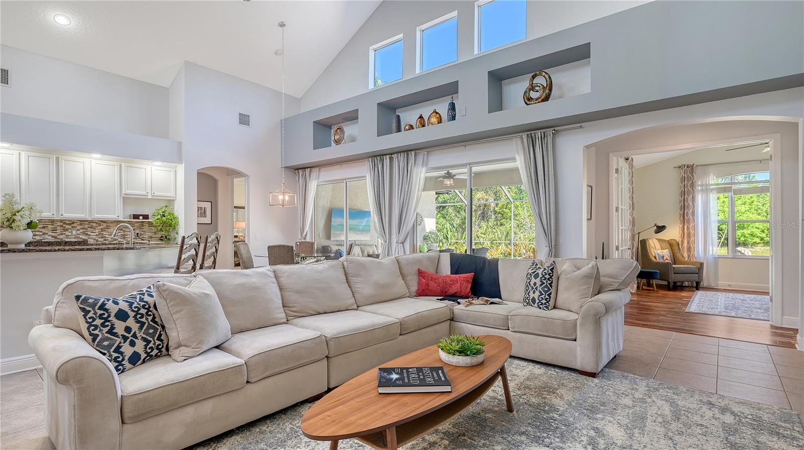 UNIVERSITY PLACE - Residential