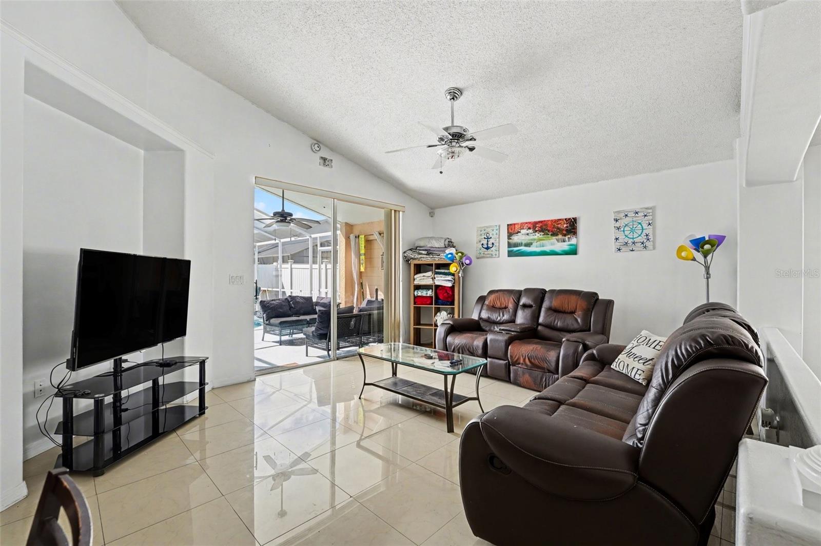 EAGLE POINTE - Residential