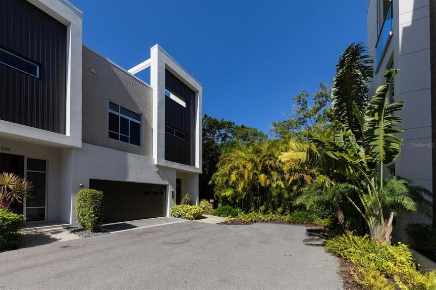 DOWNTOWN SARASOTA TOWNHOUSE AVAILABLE AT THE Q AVAILABLE FOR THE 2026 SEASON! The three level townhouse with elevator and garage, features fine finishes and furnishings for your winter escape. The home has a light-filled interior with high ceilings and multiple outdoor areas, including a large rooftop terrace and garden, the perfect place for relaxing or entertaining. The downtown Sarasota location is steps away from dining, shopping, and entertainment. A short drive over the Ringling Causeway takes you to Lido Key Beach and St. Armand’s Circle.  3 month minimum.  LEASED 11/1/25 TO 5/2/26
