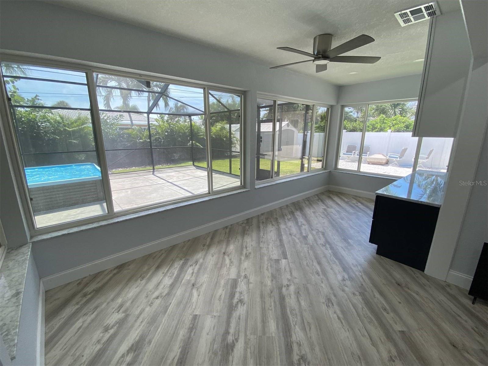 ST PETERSBURG BEACH NORTH UNIT 7 - Residential