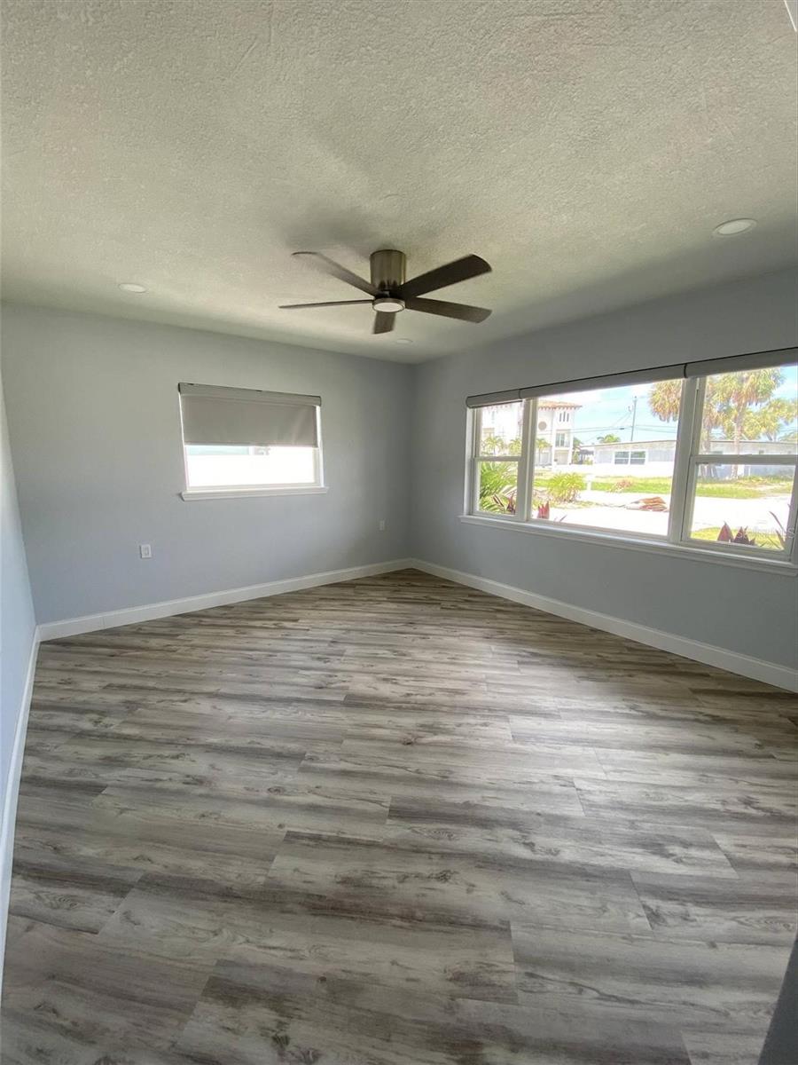 ST PETERSBURG BEACH NORTH UNIT 7 - Residential