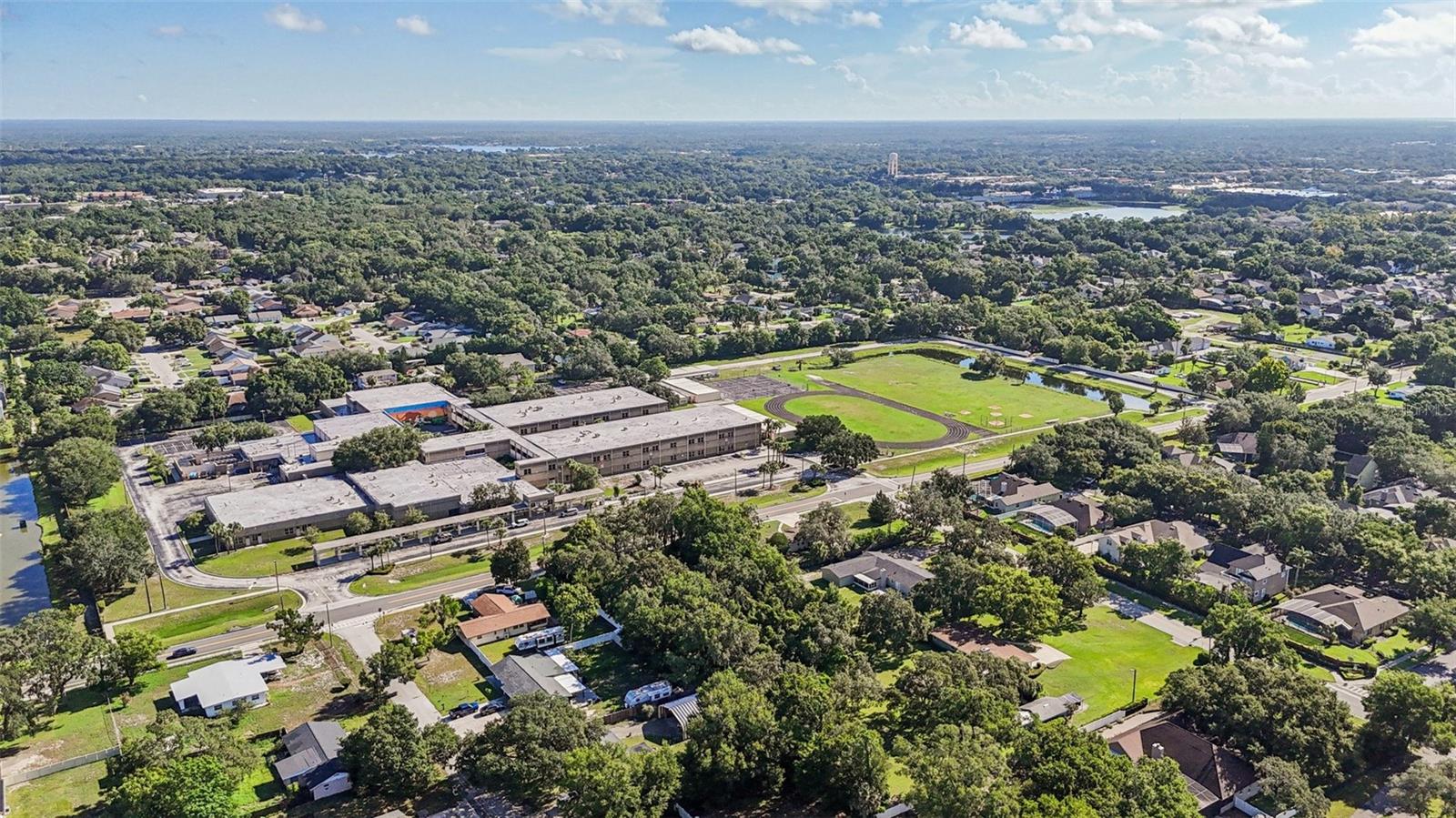 MC NEILS ORANGE VILLA - Residential