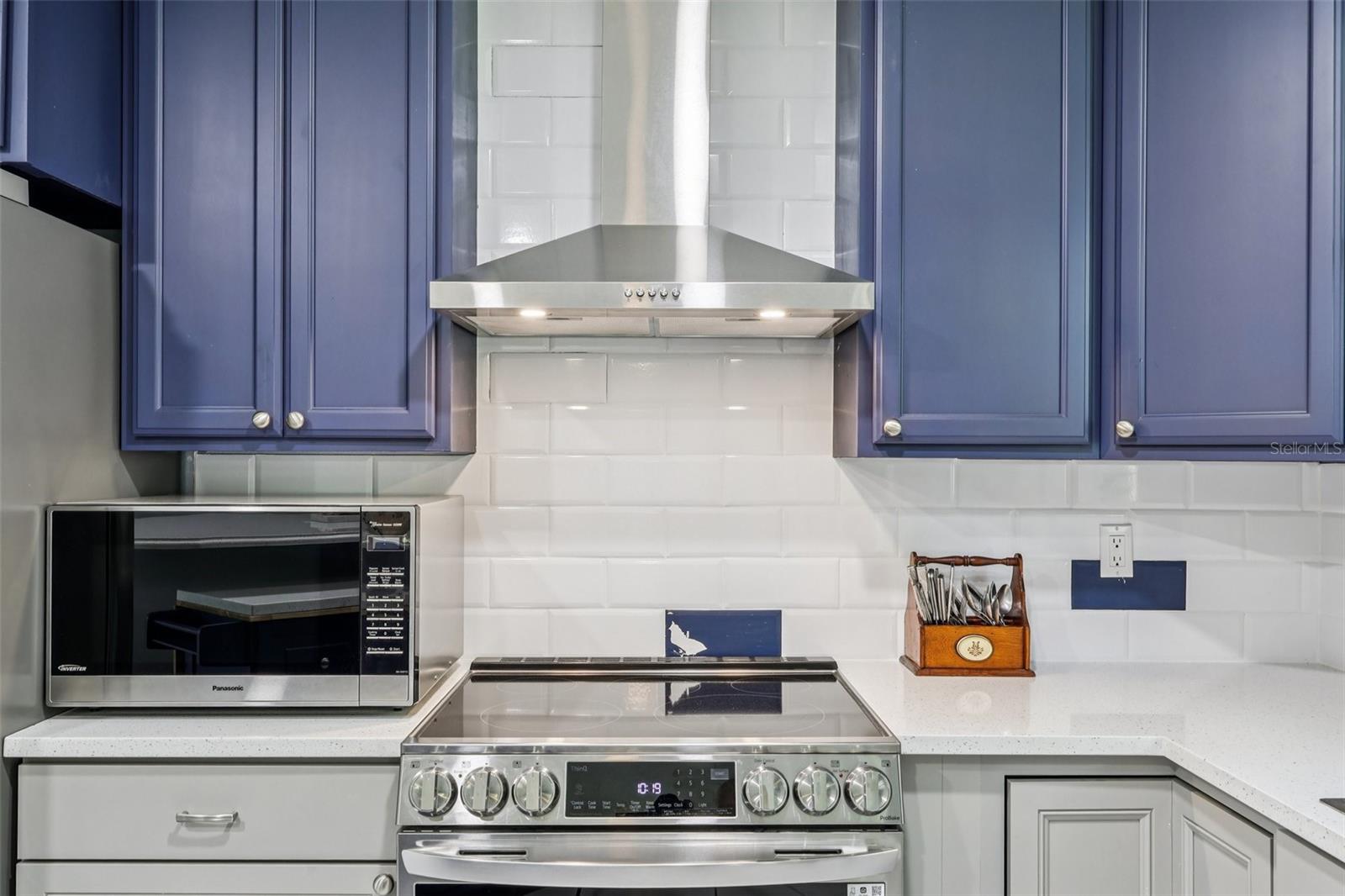 MC NEILS ORANGE VILLA - Residential