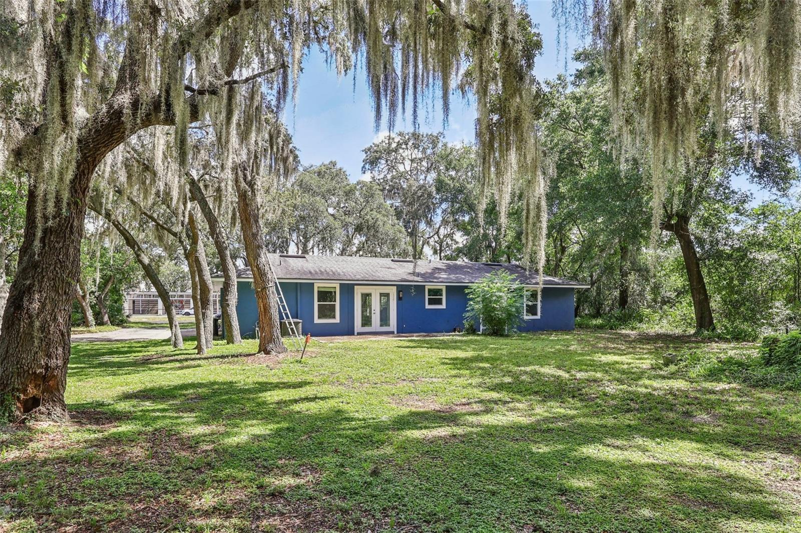 MC NEILS ORANGE VILLA - Residential