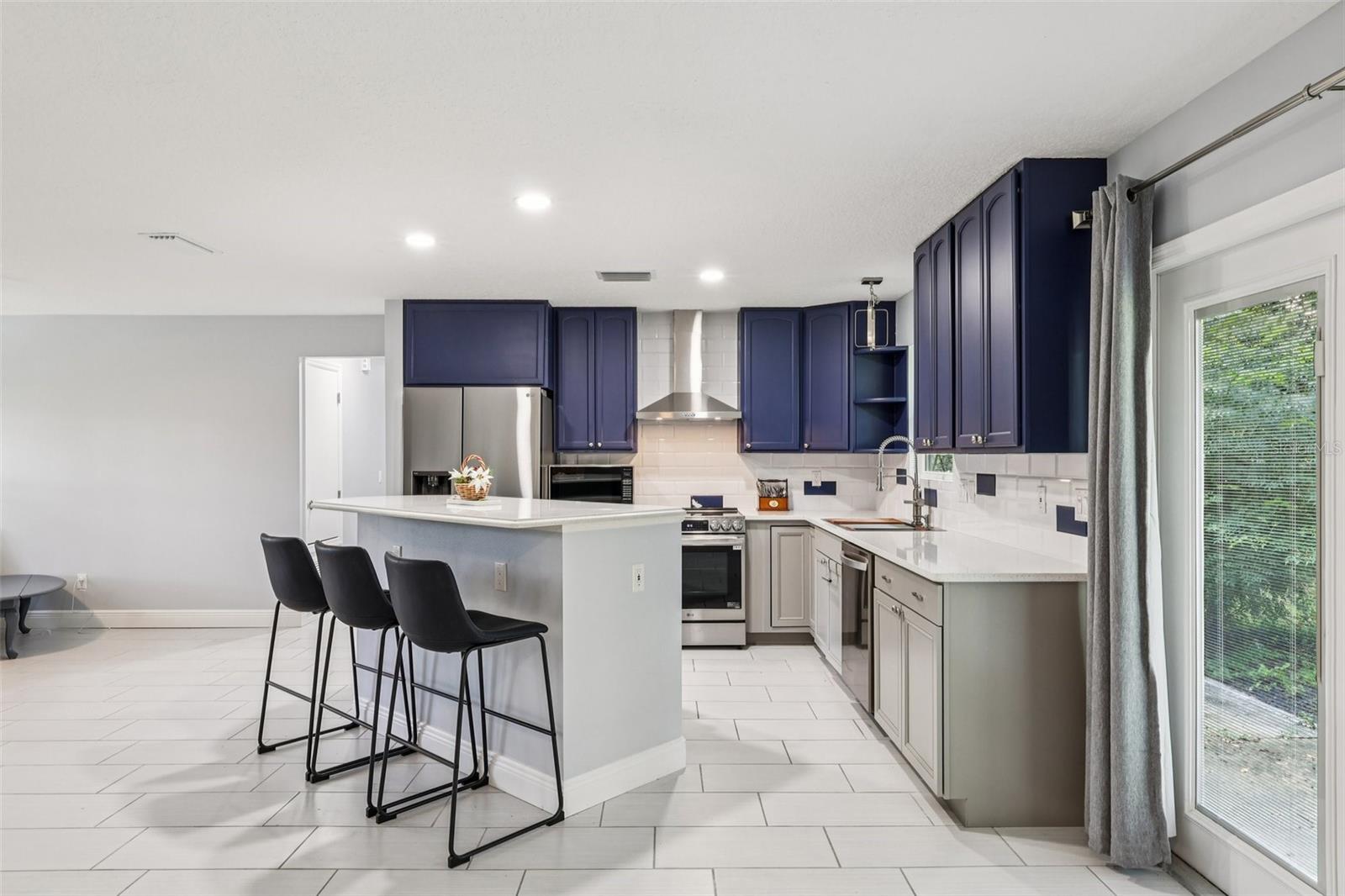 MC NEILS ORANGE VILLA - Residential