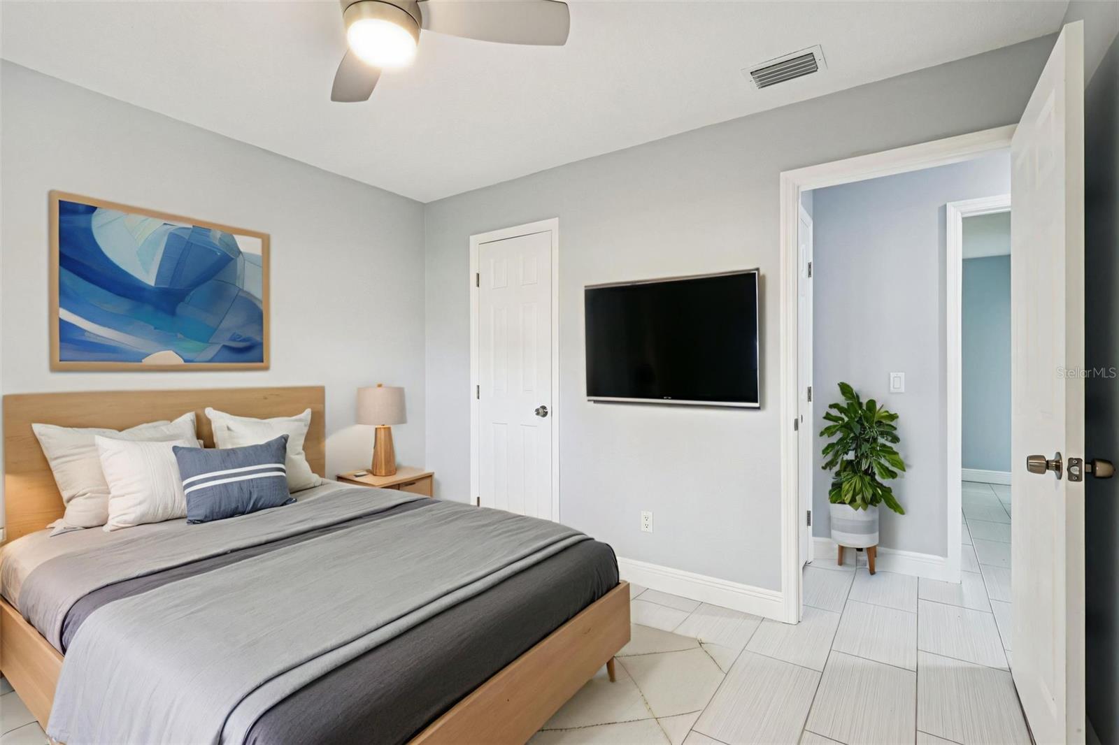 MC NEILS ORANGE VILLA - Residential